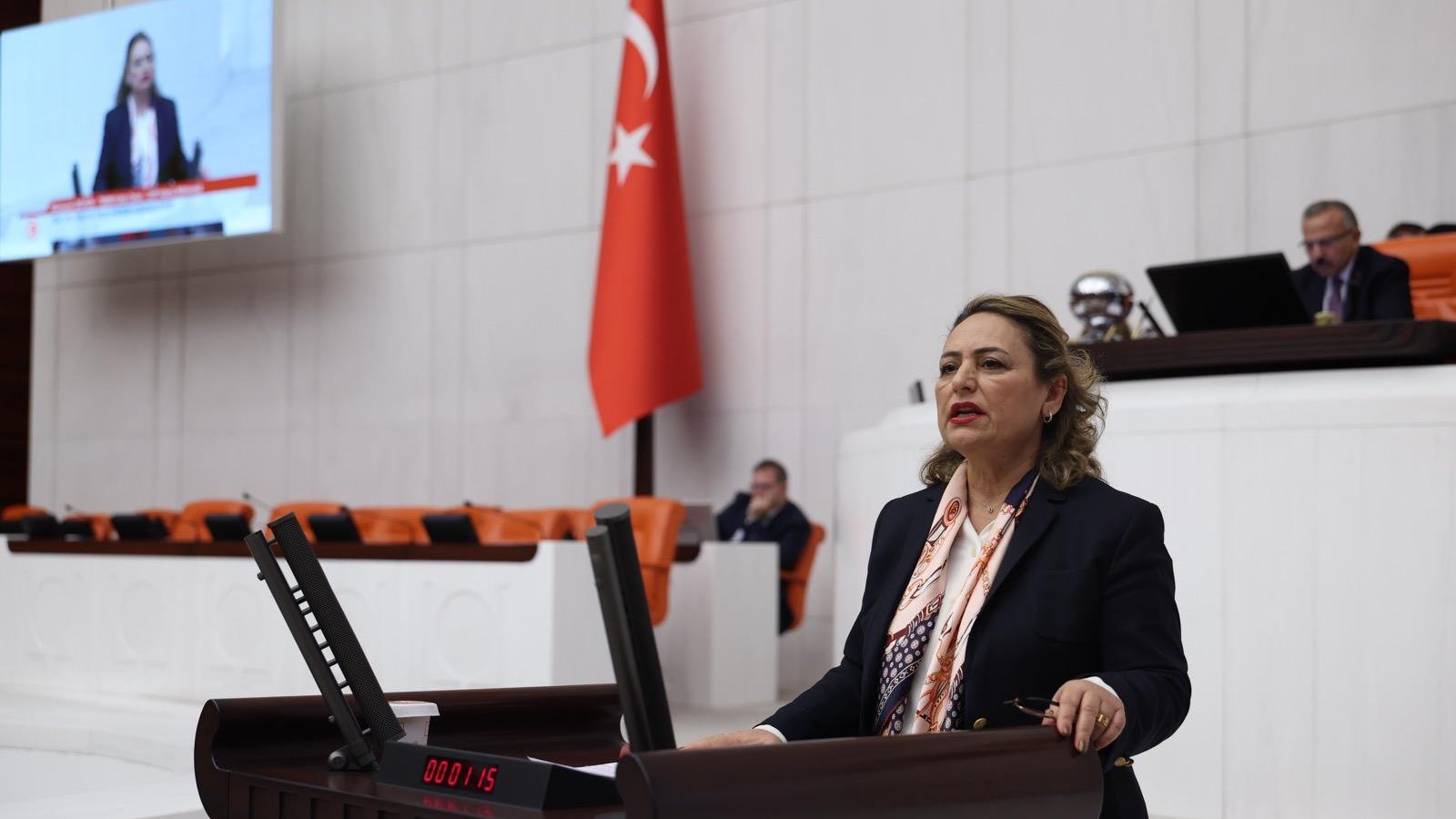 “Kızılay, depremde çadır satan değil, vatandaşın yardımına koşan kurum olmalıdır”